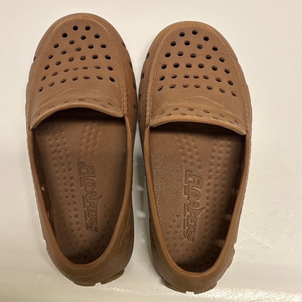 Brown floafers